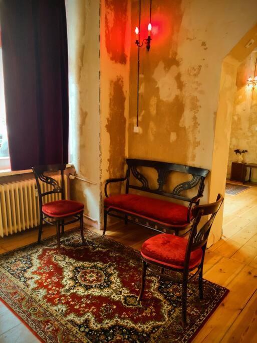 Schoeneberg Flat & Art Gallery *