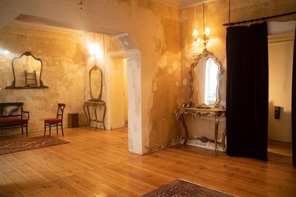 Schoeneberg Flat & Art Gallery Apartment Berlin