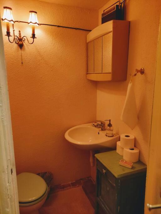 Schoeneberg Flat & Art Gallery Apartment Berlin